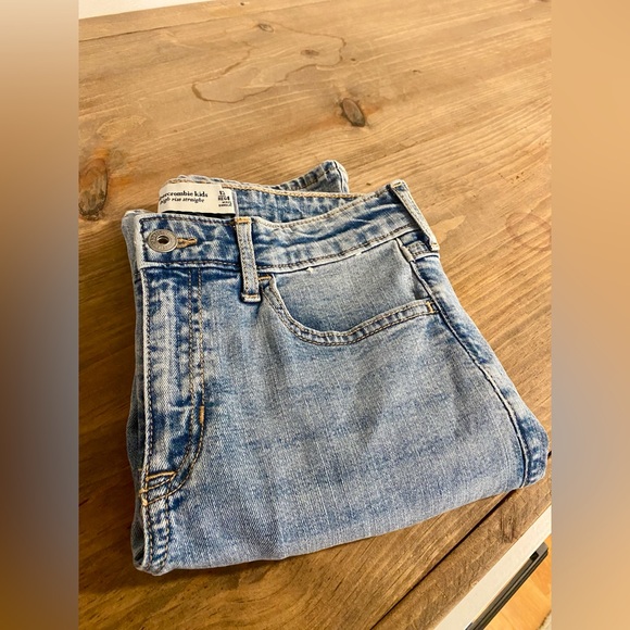 Abercrombie Kids High Rise Straight Jeans 13/14 - Picture 2 of 5